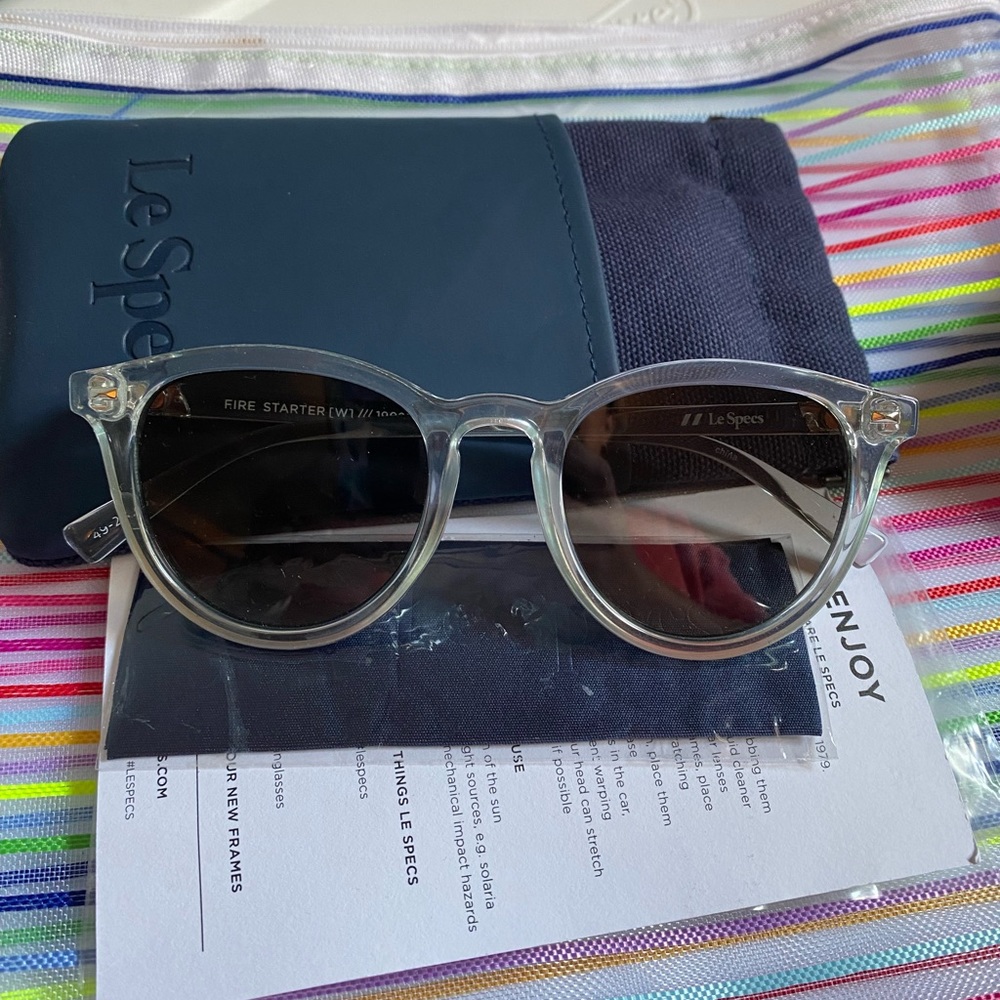 Lespecs Fire starter Polarized Sunglasses- grey/ khaki grad, Never Worn.
